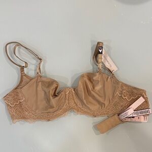 Victoria's Secret - NWT- Dream Angels  Push-Up Beige Lace Bra - 34B